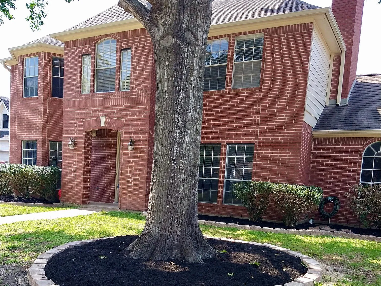 4 bed, 2.5 bath, 2052 sqft, $2,150 — Photo 4