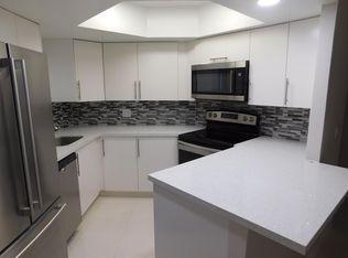 8205 Lake Dr #Q01, Miami, FL 33166