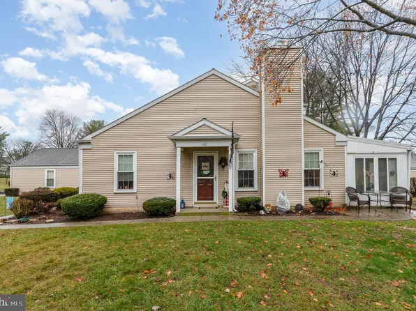 1110 Cambridge Ct, Palmyra, PA 17078