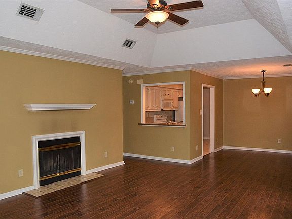 3rd image of 142 Hillabee Ct