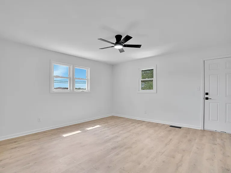 1857 Memorial Dr — Photo 18