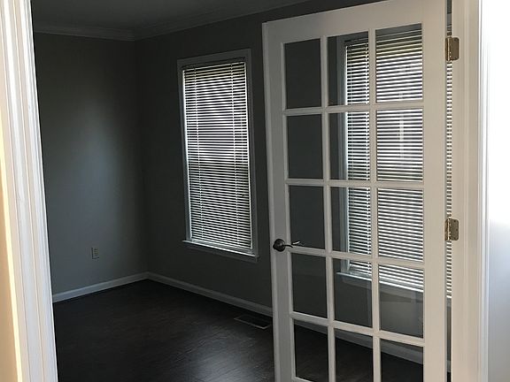 4th image of 1409 Glenview Dr