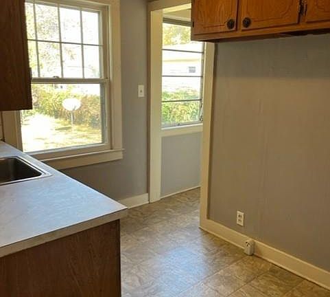 5th image of 3117 Charles St