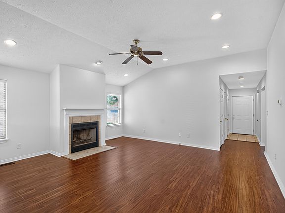 5th image of 3253 Royal Troon Rd