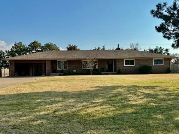 1026 E 7th St, Russell, KS 67665