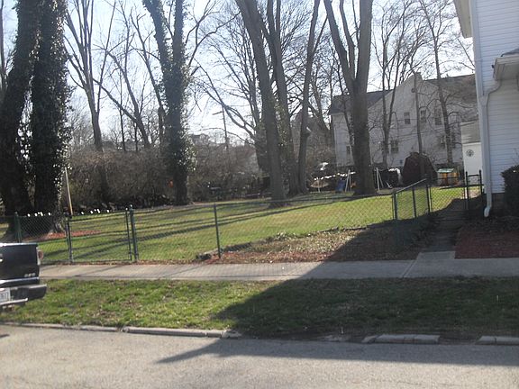 2nd image of 133-135 S Oxford St