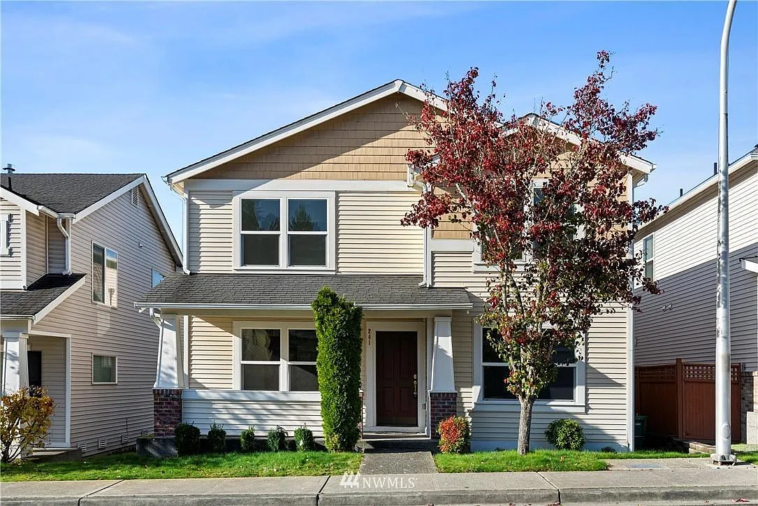 3 bed, 2.5 bath, 2560 sqft, $3,550 — Photo 1