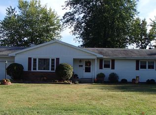 113 Bradley Dr, Carlinville, IL 62626
