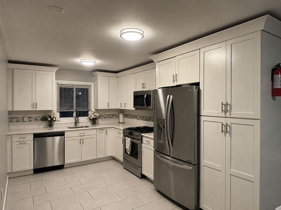 1st image of 1057 E 57th St #1
