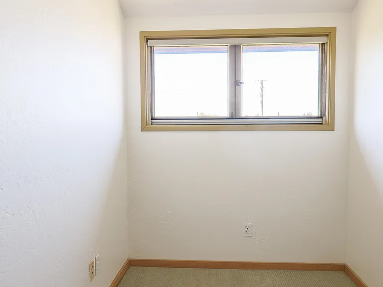 1735 Elm St — Photo 30