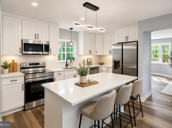 1309 Lakeview Pkwy, Locust Grove, VA 22508