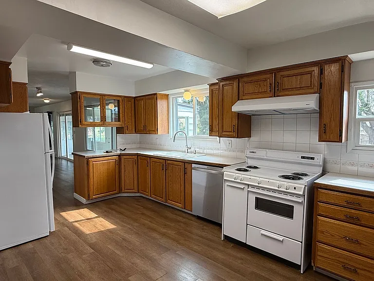 16919 W Silver Lake Rd — Photo 2