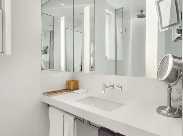 575 Park Avenue image 8 of 8