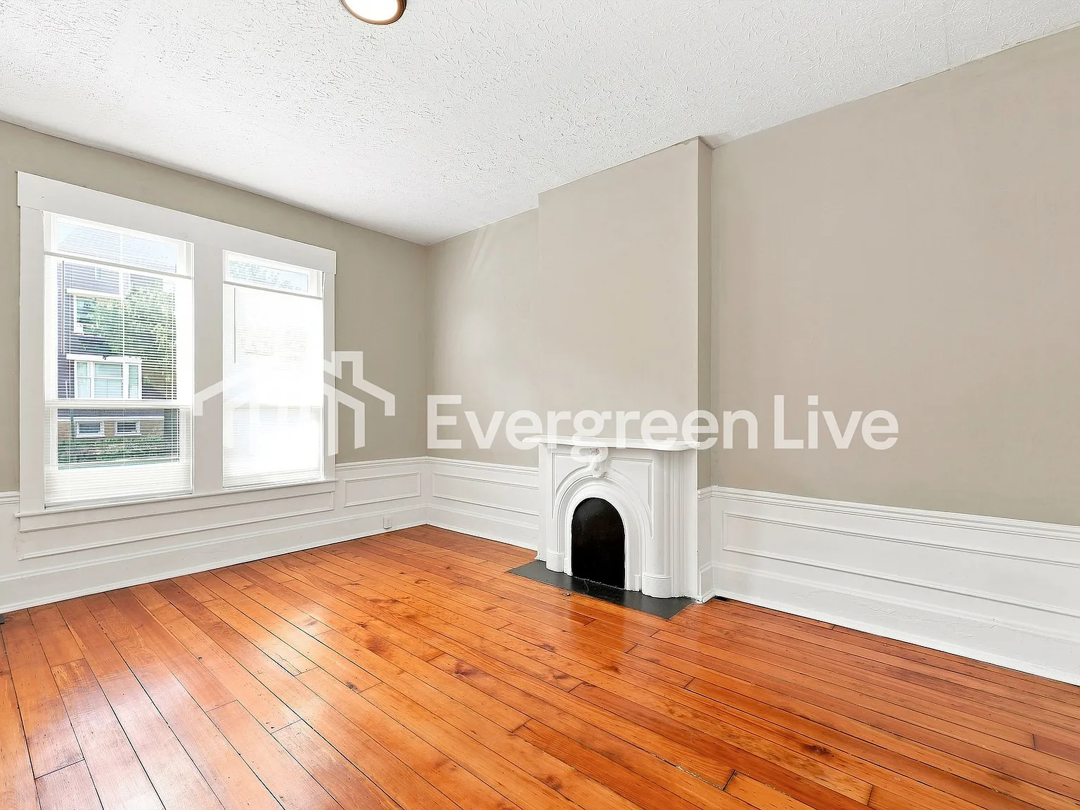 3 bed, 2.0 bath, 1375 sqft, $1,645 — Photo 2