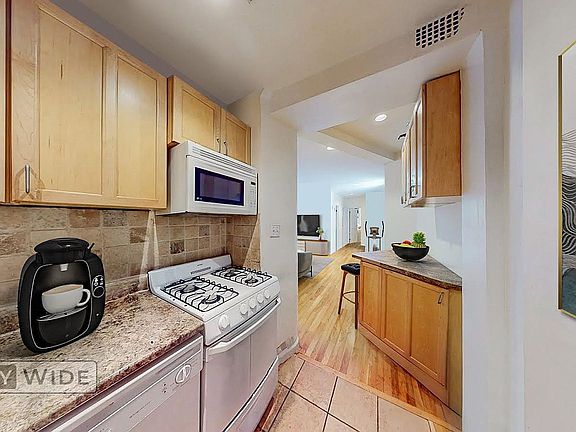 5th image of 186 2nd Ave APT 3R