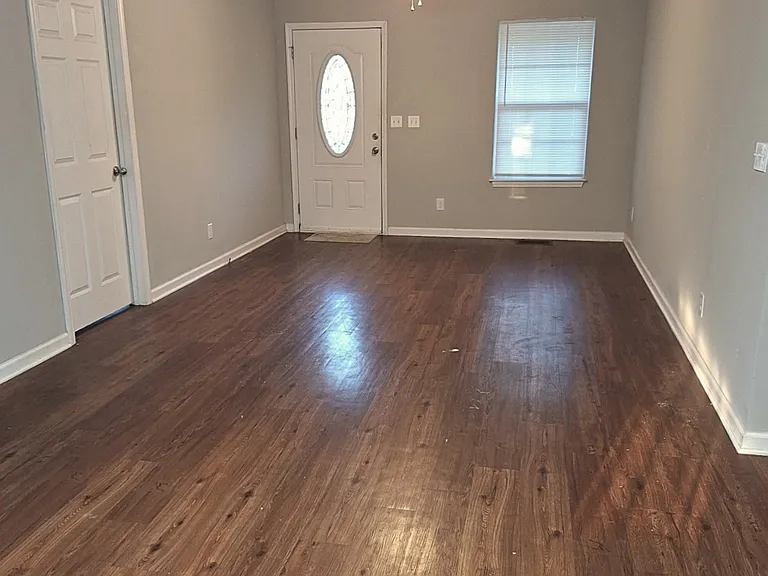 2043 Leota St — Photo 6