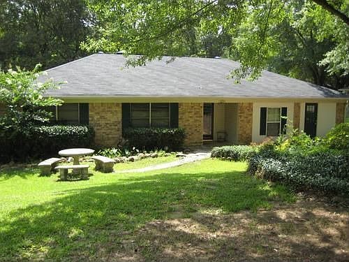 2nd image of 1030 Melinda Ln