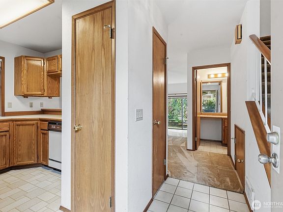 3rd image of 1572 NE 177th St #B10