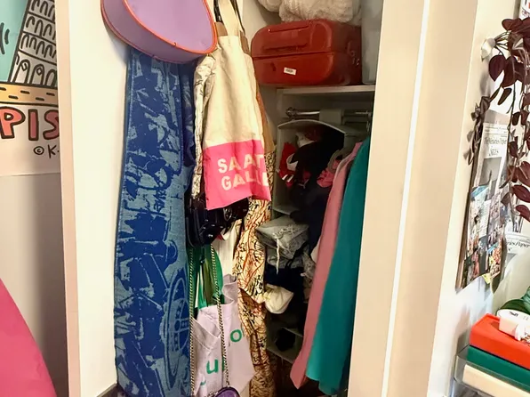 996 Carroll Street image 9 of 17