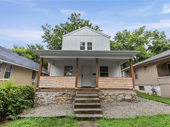 6214 Tracy Ave, Kansas City, MO 64110