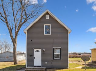 1513 Walker St, Des Moines, IA 50316