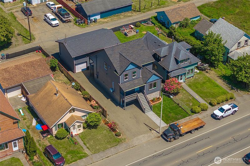 3rd image of 2511 Bay Avenue