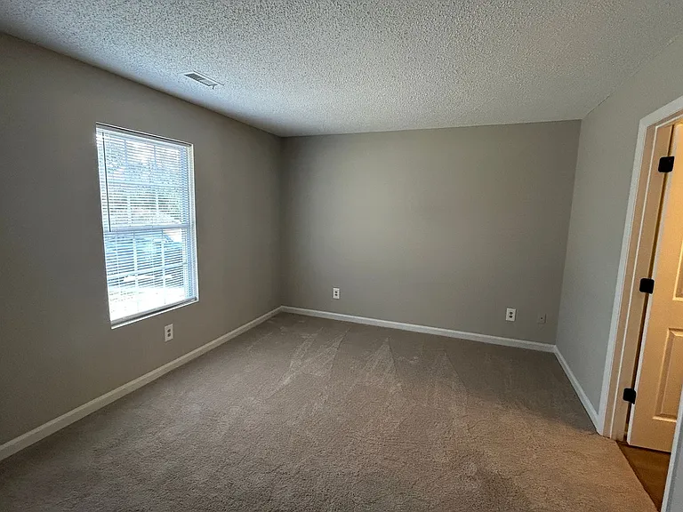 2711 Ingleside Dr — Photo 29