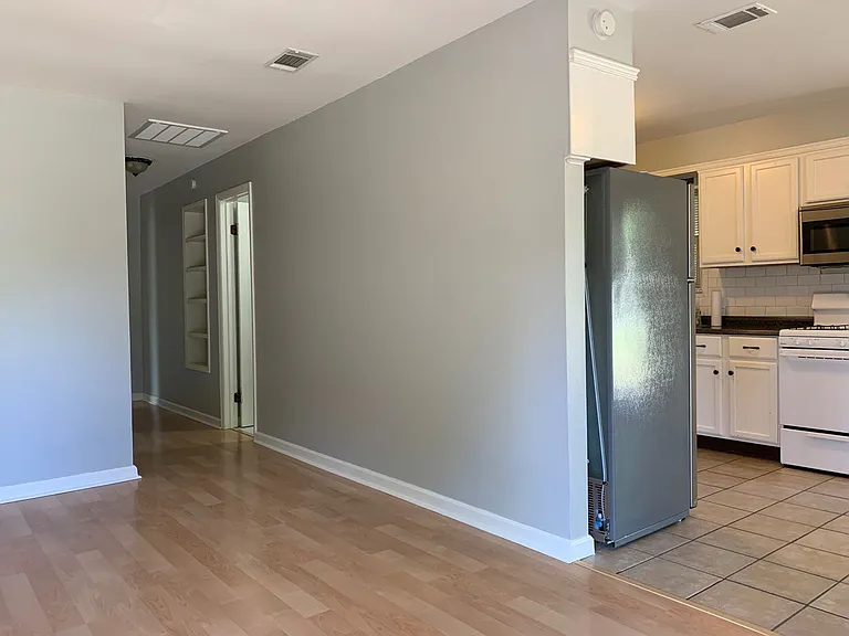 102 Heather Dr — Photo 6