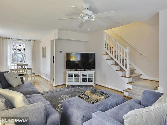 3rd image of 3300 S Wakefield St #B