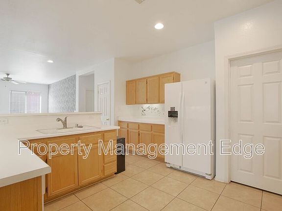4th image of 127 Fuerte Ct