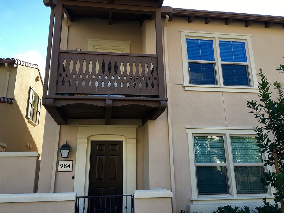1st image of 984 Indian Wells Ave
