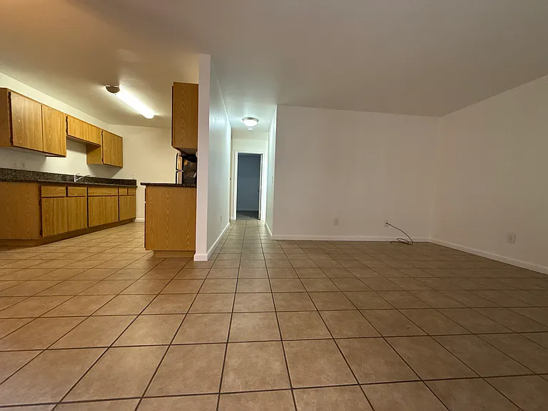 B Street Apartments — Photo 9