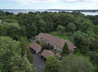251 Seabreeze Dr, North Kingstown, RI 02852