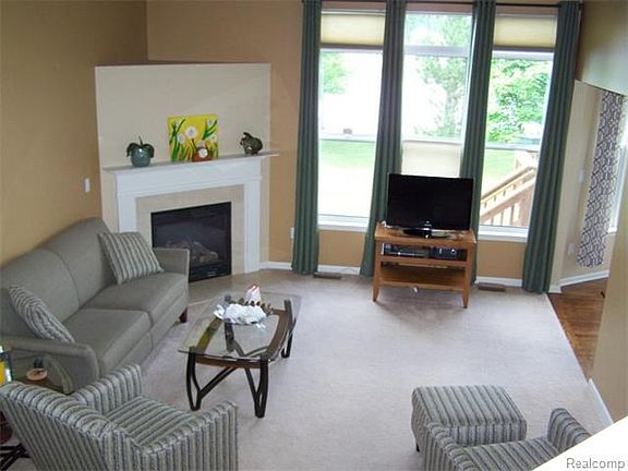 4th image of 251 Stony Lake Dr #1