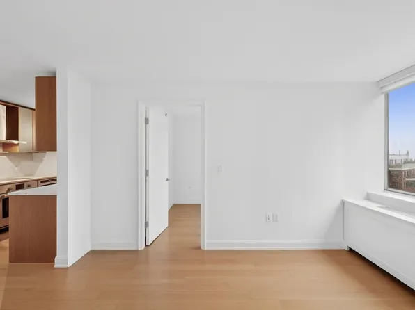 420 East 54th Street image 13 of 40