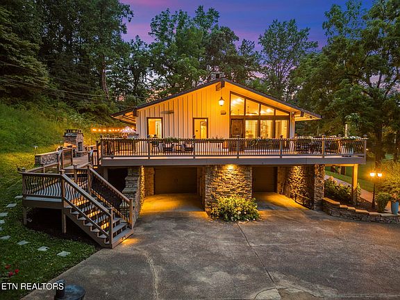 2nd image of 9508 Twelve Trees Ln