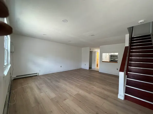 387 Miller Avenue image 1 of 8