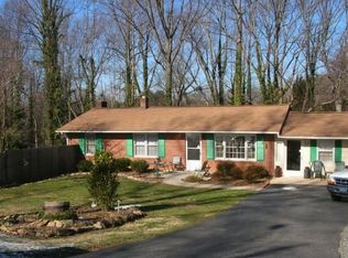 4225 Bower Ln, Winston Salem, NC 27104
