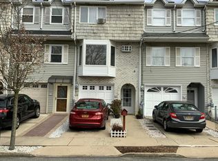 207 Slater Blvd, Staten Island, NY 10305