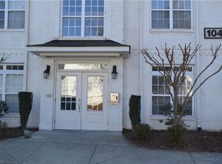 104-102 Sunset Cir, Greensboro, NC 27408