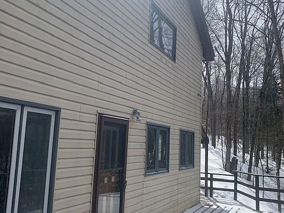 3rd image of 22 Frank Ln