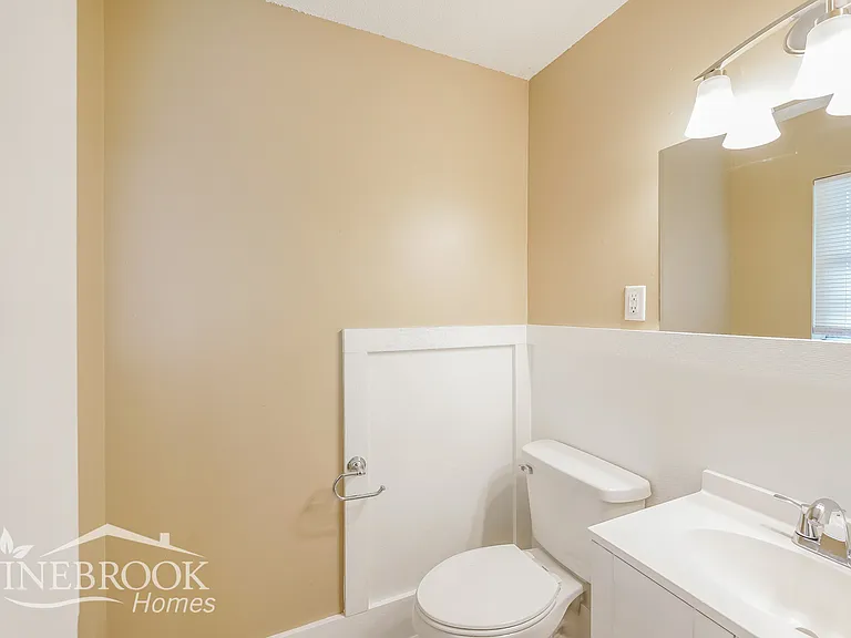 517 Harlem Ave — Photo 9