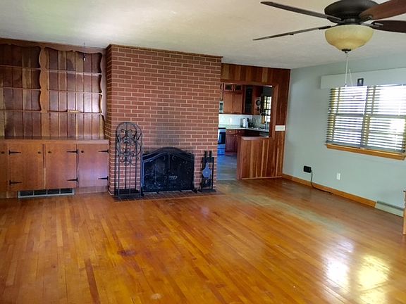 Family room 2