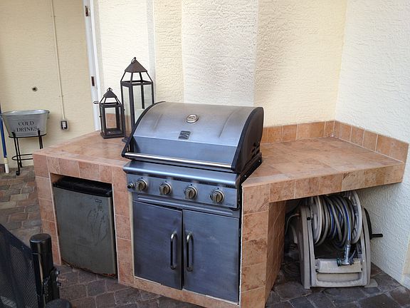 OUT DOOR KITCHEN