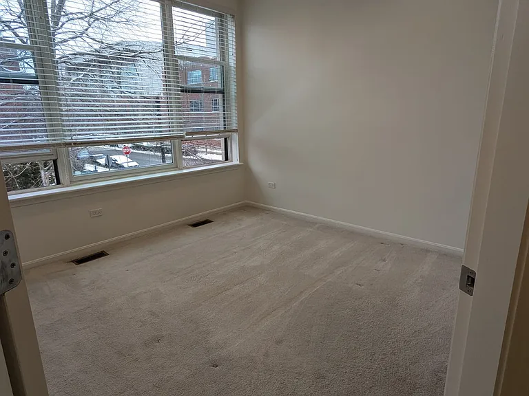 625 W Oak St #O — Photo 17