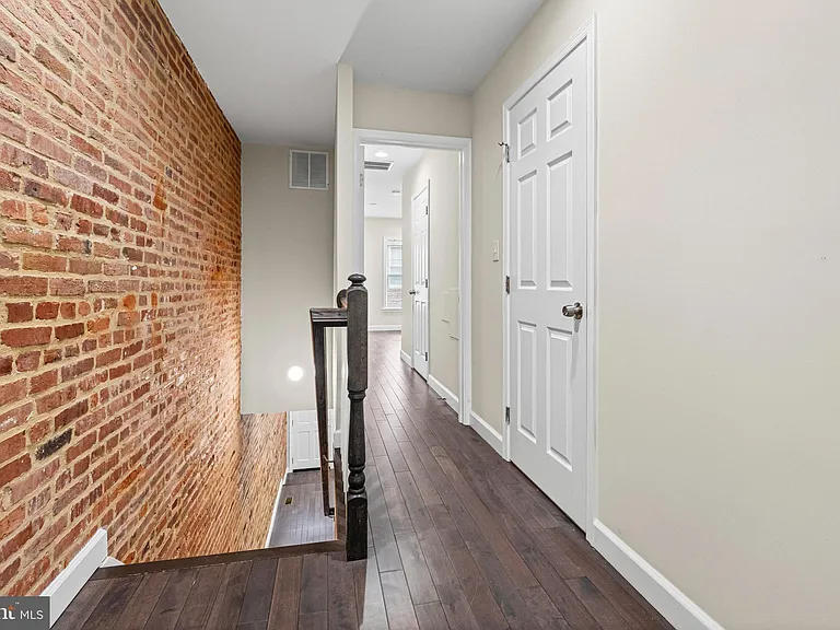 713 N Duncan St — Photo 15