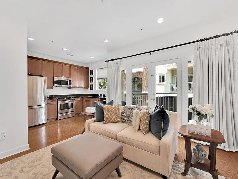 1903 Kenilworth Ave #111 — Photo 4