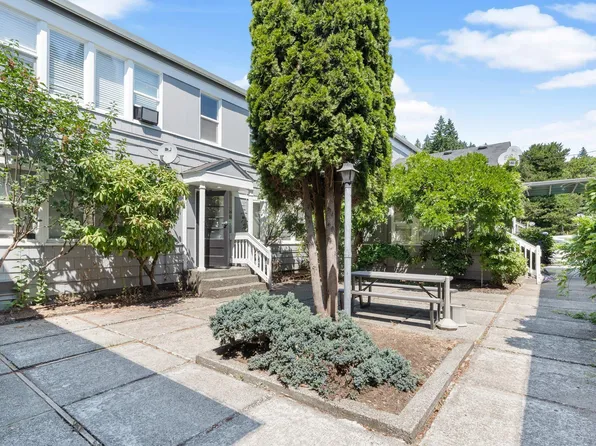 Lawton Apartments, 711 W Pine St #21, Shelton, WA 98584