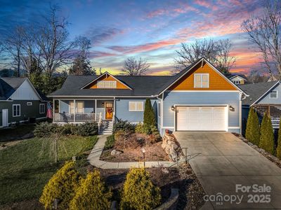 121 Louisa St, Black Mountain, NC, 28711