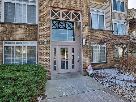 2nd image of 4261 Endeavor Dr Unit 304